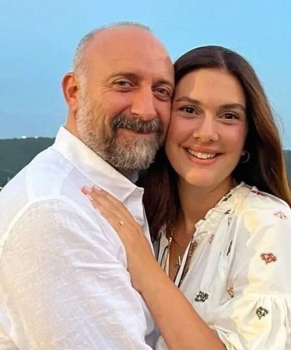 Bergüzar Korel, Halit Ergenç'in bilinmeyen alışkanlığını anlattı