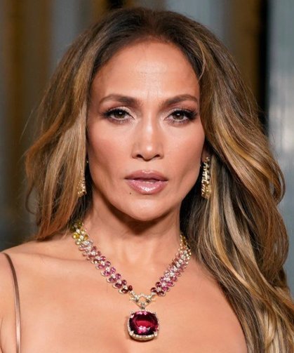 56 yaşındaki Jennifer Lopez'in spor pozları gündem oldu