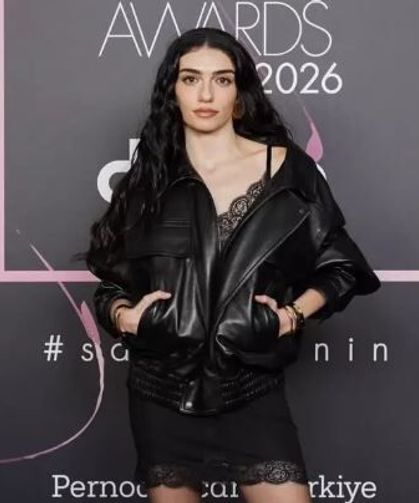 Hazar Ergüçlü, 2 yıllık ilişkisini sonlandırdı