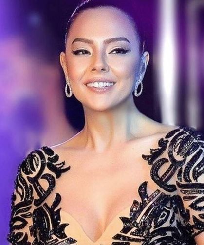 Ebru Gündeş, Dubai'de mahsur kalan kızını özel uçakla getirtti