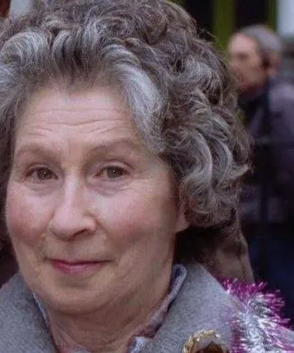 Şöhreti 50 yaşında yakalayan ünlü oyuncu hayatını kaybetti!