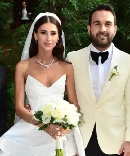 Arda Turan kardeşini sildi!