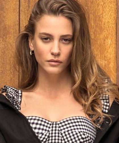 Serenay Sarıkaya Türkiye'yi terk ediyor!