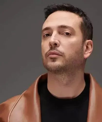 Oğuzhan Koç, karın kaslarıyla şov yaptı!
