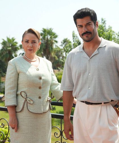 Sibel Taşçıoğlu ile Burak Özçivit anne oğul oldu