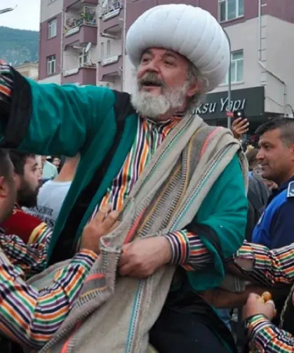 Kayyum esprisi yapan ünlü oyuncu ifadeye çağırıldı