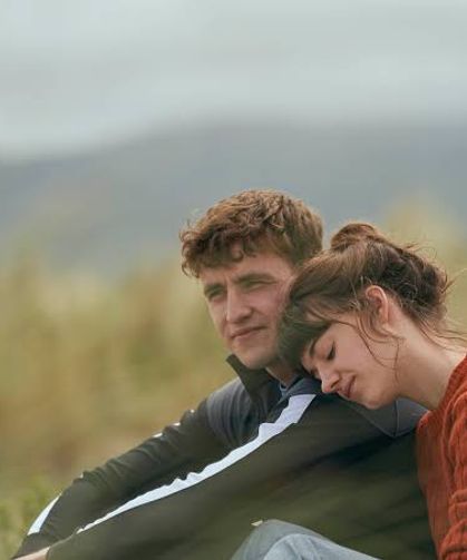 ‘Normal People’ yazarı Sally Rooney’in kitapları artık Britanya’da satılamayacak