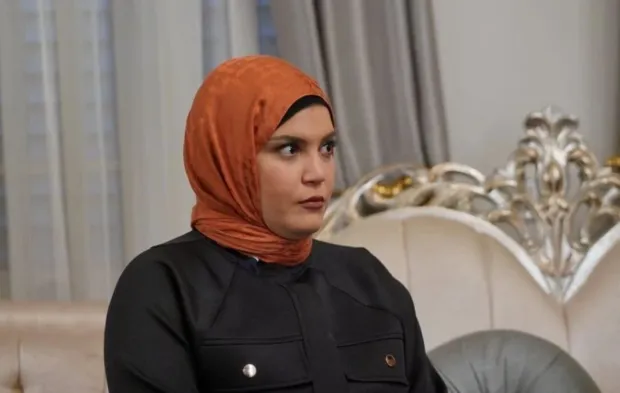 Oyuncu Feyza Civelek'in lüks arabasıyla verdiği pozlar gündem oldu!