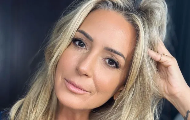 Saba Tümer, gençlik fotoğrafıyla büyüledi!