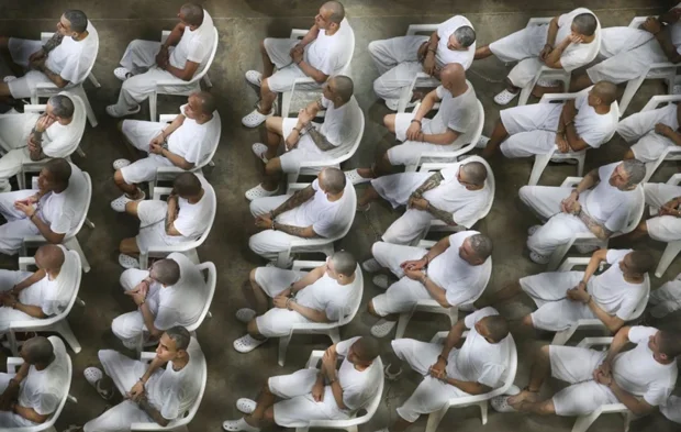 486 kişi 47 bin suçtan yargılanıyor: Duruşmayı hapisten izliyorlar!