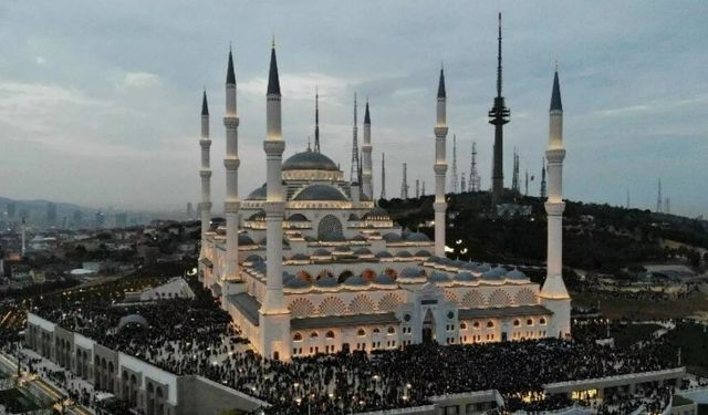 Heniyye için yarın tüm camilerde gıyabi cenaze namazı kılınacak