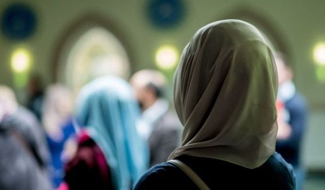 Araştırma: Başörtülü kadınlar sık sık ayrımcılığa maruz kalıyor
