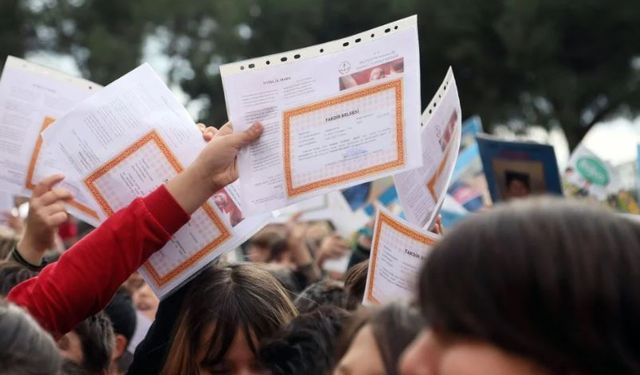 MEB'den yeni 'karne' açıklaması: İlkokul 1. sınıf öğrencilerine 'gelişim raporu' verilecek