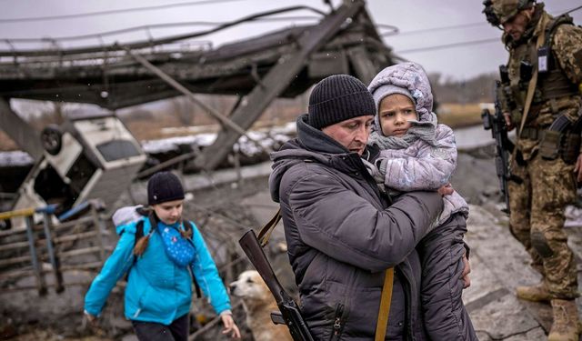 Rusya füze ve İHA saldırılarıyla Ukrayna'yı vurdu: En az 9 ölü