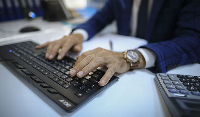 İletişim Başkanlığı’ndan açıklama geldi: Haftada 4 gün mesai olacak mı?