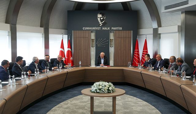 CHP Lideri Kılıçdaroğlu, Antalya İl Başkanı Nuri Cengiz ve İlçe Başkanlarını kabul etti