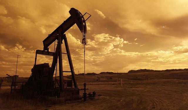 Brent petrolün varili 83,88 dolardan işlem görüyor