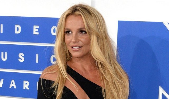 Dünyaca ünlü şarkıcı Britney Spears gözaltına alındı