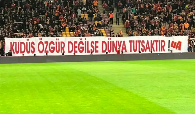 Galatasaray taraftarından Filistin protestosu