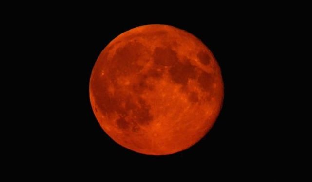 Türkiye'den de izlenecek: Kanlı Ay tutulması bu gece