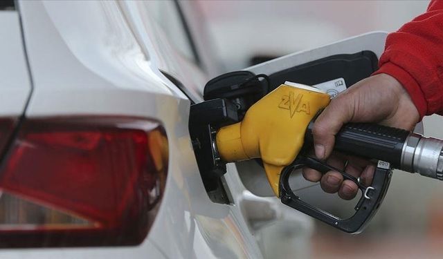 Petrol fiyatları arttı; benzin ve motorine zam geldi