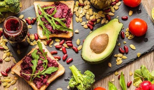 Araştırma: Veganlar, hayvansal beslenenlere göre sera gazı emisyonunu yarı yarıya azaltıyor