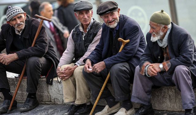 AK Parti'den erken seçim hamlesi: Emekli maaşlarına zam kapıda!