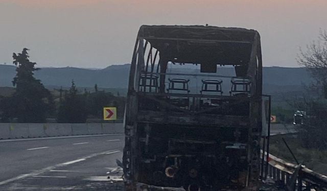 Adana'da yolcu otobüsünde çıkan yangın söndürüldü