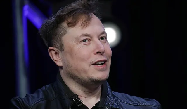 Elon Musk, serveti 800 milyar doları aşan ilk zengin oldu