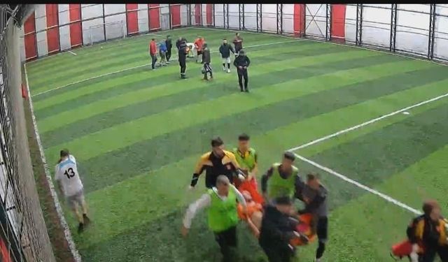 Halı sahada kalp krizi geçiren eski futbolcu hayatını kaybetti!