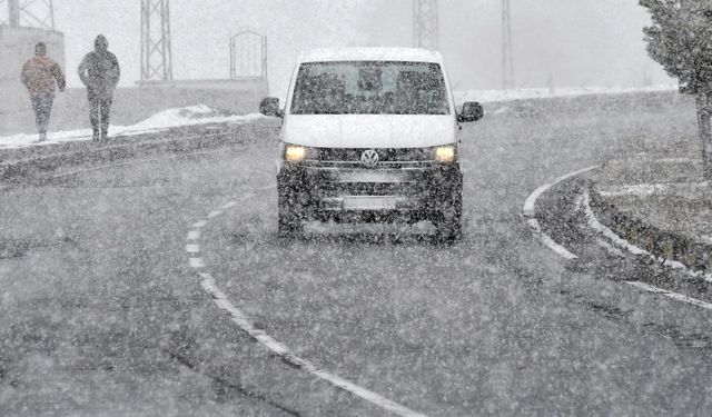 10 Arkalık 2025 hava durumu: Meteoroloji’den 10 il için kuvvetli kar yağışı alarmı