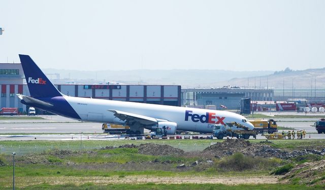 Uraloğlu'ndan İstanbul Havalimanı'nda arızalanan kargo uçağına ilişkin açıklama