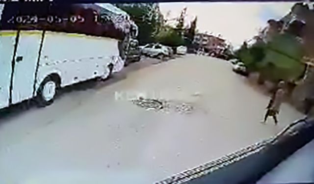 Adana’da otobüsün altında kalan kadının öldüğü kazanın görüntüsü ortaya çıktı
