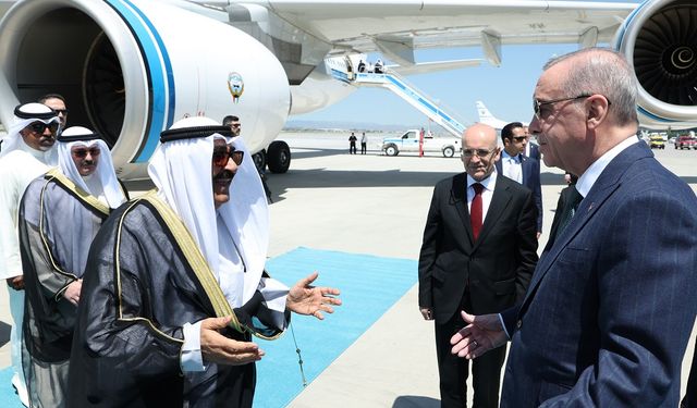 Cumhurbaşkanı Erdoğan, Kuveyt Emiri Al Sabah’ı Esenboğa Havalimanı’nda resmi törenle karşıladı