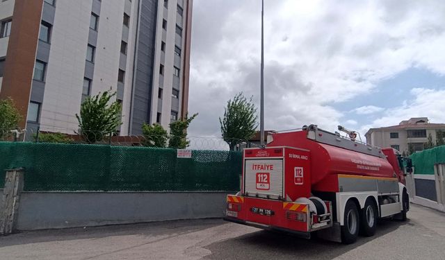 Gaziantep'te 8'inci kattaki dairede yangın çıktı