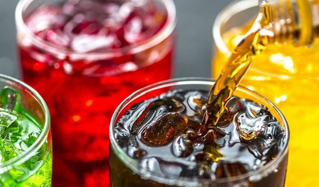 Gazlı içecek içenler dikkat: Mide kanseri riski artıyor!