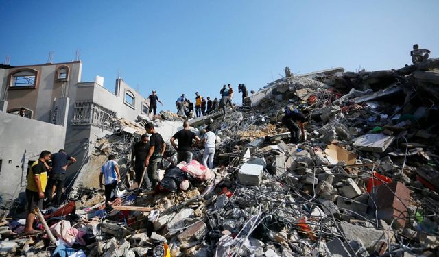 İsrail, Nusayrat Mülteci Kampı'na saldırdı: En az 20 kişi öldü