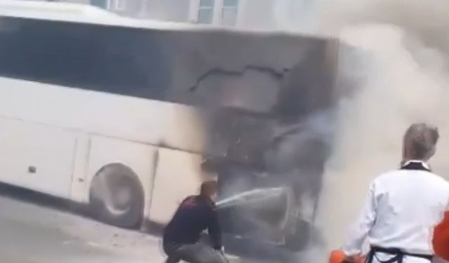 Sakarya'dan Edirne'ye giden tur otobüsü Başakşehir'de yandı