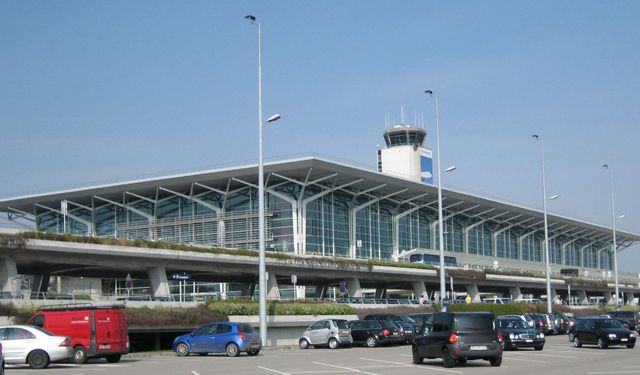 Fransa'da havalimanında bomba alarmı