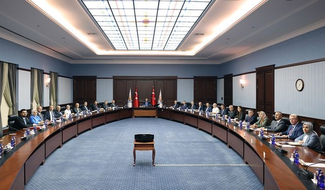 AK Parti’de yılın son MYK’sı kritik başlıklarla bugün toplanıyor