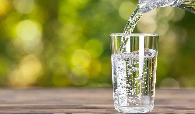 Dünya genelinde her 4 kişiden 1'i güvenli içme suyuna erişemiyor
