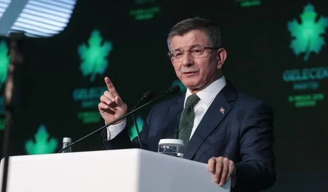 Davutoğlu, teğmenlerin ihraç istemine destek verdi