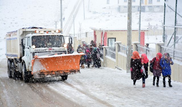 Elazığ'da kar nedeniyle eğitime ara verildi