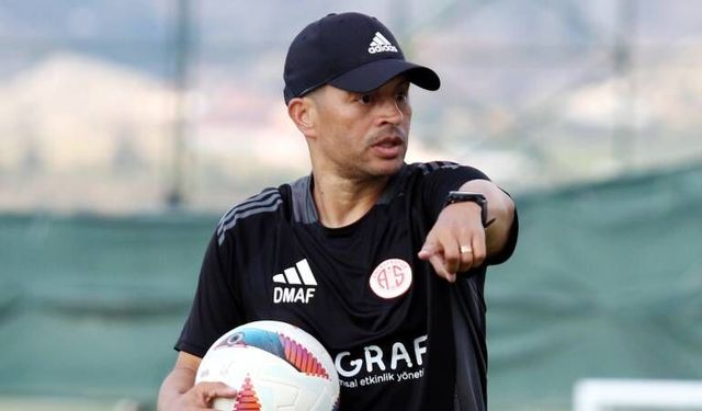 Brezilya ekibi, Alex de Souza'nın görevine son verdi