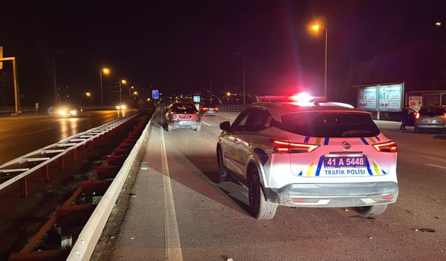 Kocaeli'de zincirleme trafik kazasında 2 kişi yaralandı