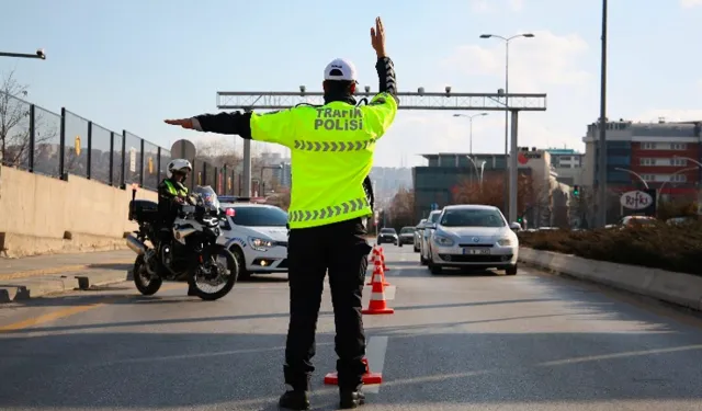 Esenler'de drift yapan sürücüye para cezası