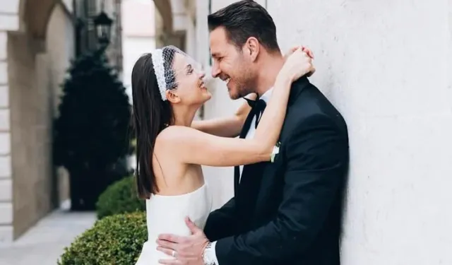 Burak Çelik ve Ece Bayrak'ın kızları dünyaya geldi