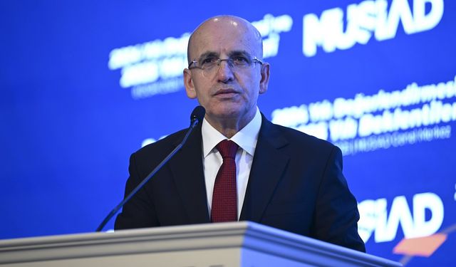 Mehmet Şimşek'ten dolar ve euronun rekor kırmasından sonra ilk açıklama