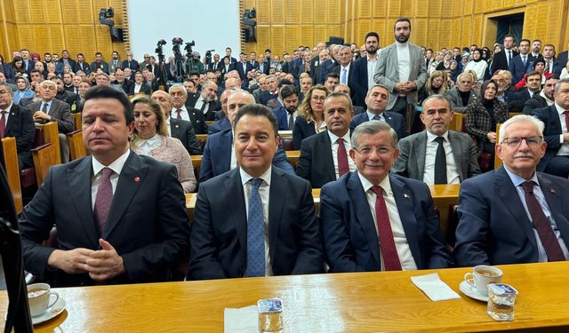 Yeni Yol grubunda ‘süre’ krizi: Davutoğlu’na ‘Artık yeter’ tepkisi