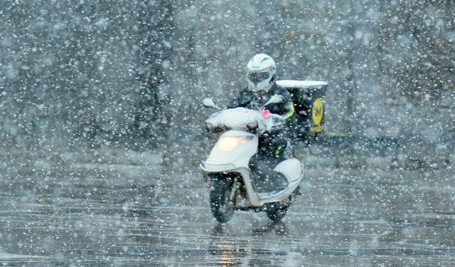 İstanbul’da motokuryeler için uygulanan trafik yasağının sona ereceği saat açıklandı